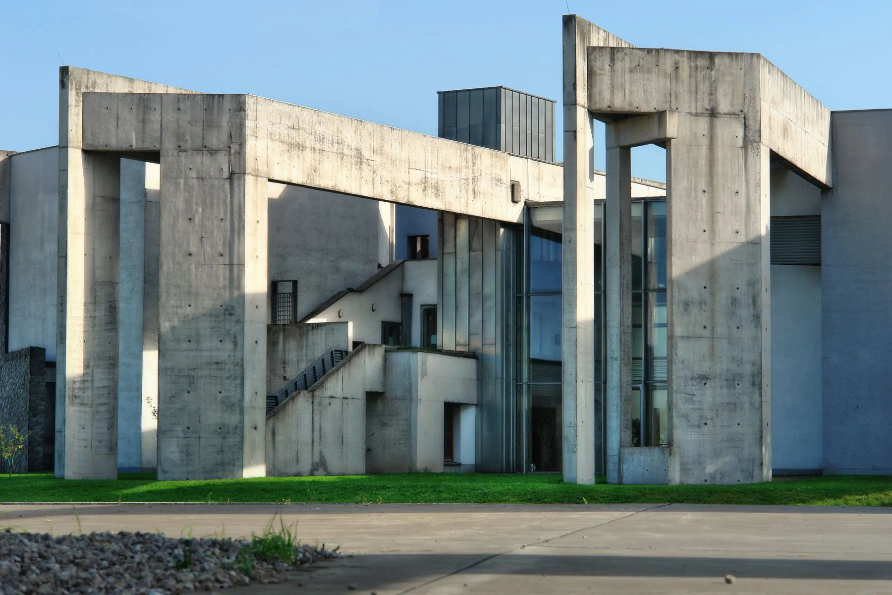 Expressive modern architecture built in exposed concrete
